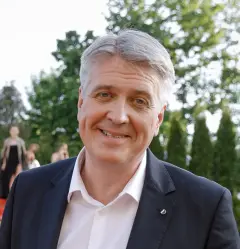 Денис Матросов